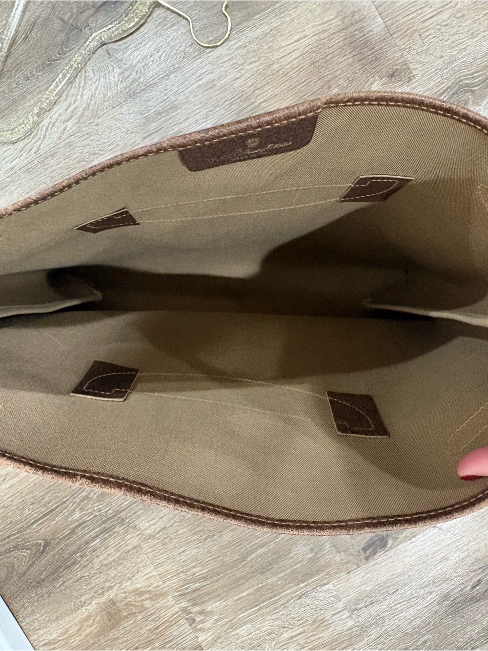 Gucci Beige GG Supreme Canvas Tote with Brown Leather Trim - Picture 3 of 3